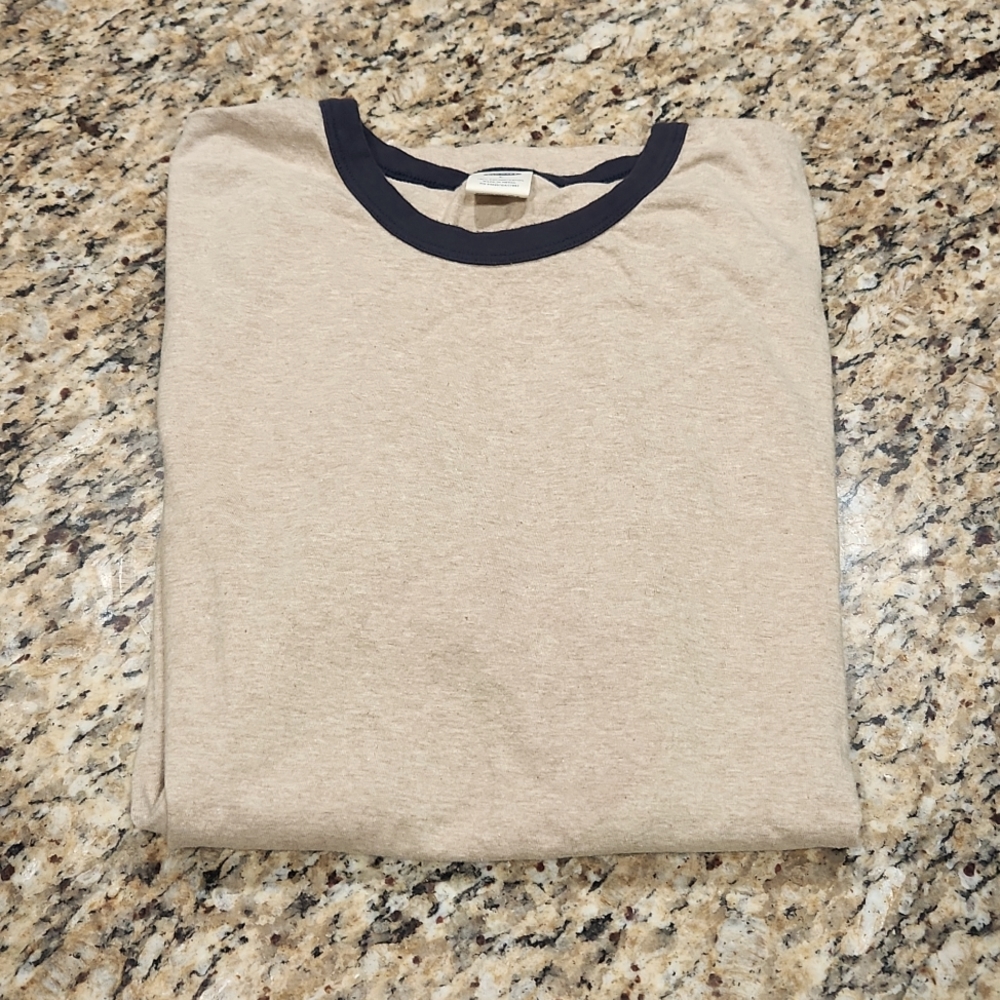 Men's Old Navy T shirt